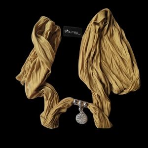 NWT Women's Alirina Charm Green Scarf With Flower Gem Embellishments New.